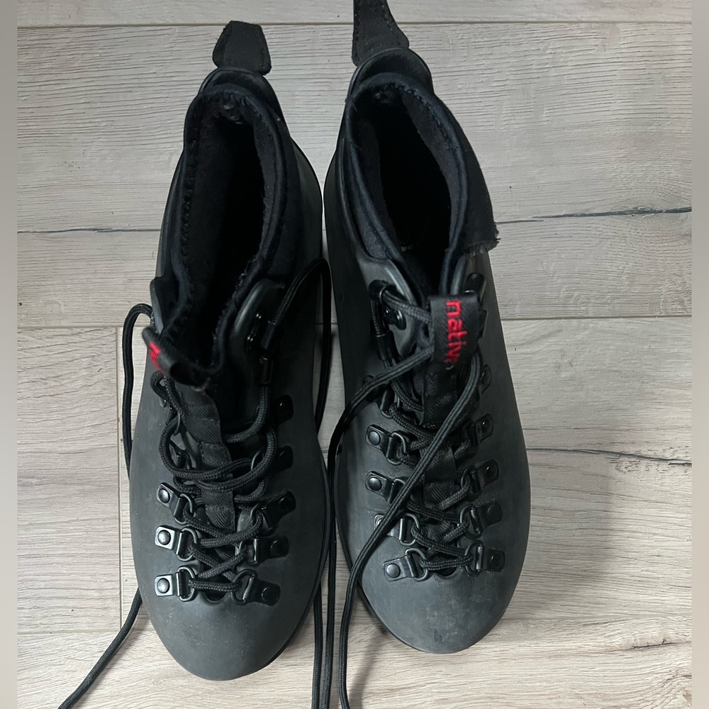 Native Fitzsimmons lace up boot